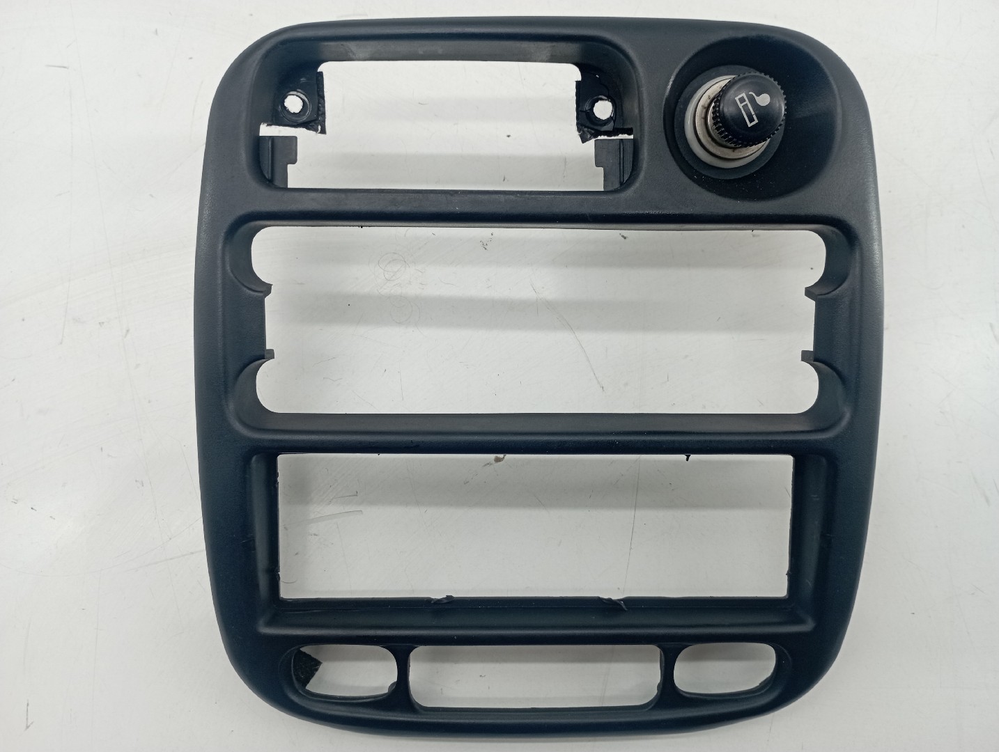 Moldura Consola Central HYUNDAI ACCENT três volumes (X-3) | 94 - 00
