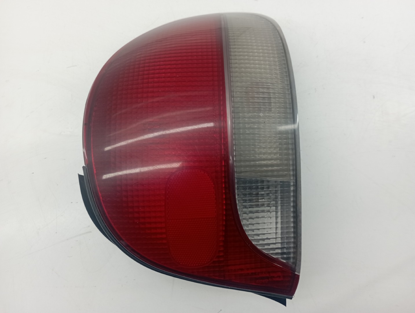 Farolim Stop Direito HYUNDAI ACCENT três volumes (X-3) | 94 - 00 Imagem-1