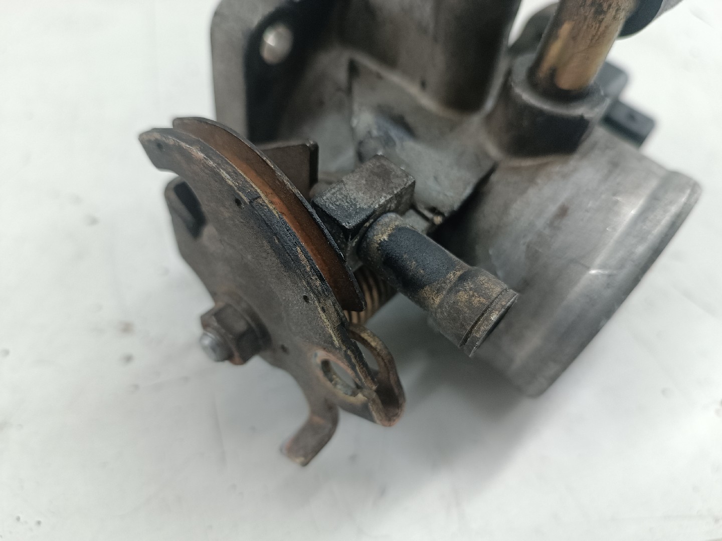 Borboleta de admissão HYUNDAI ACCENT I (X-3) | 94 - 02 Imagem-2