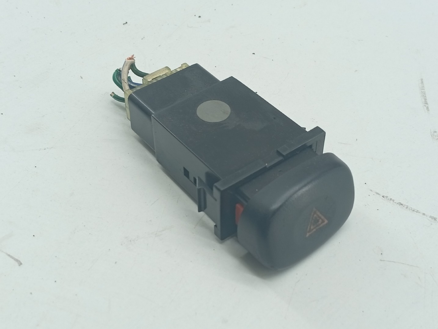 Interruptor 4 piscas HYUNDAI ACCENT três volumes (X-3) | 94 - 00