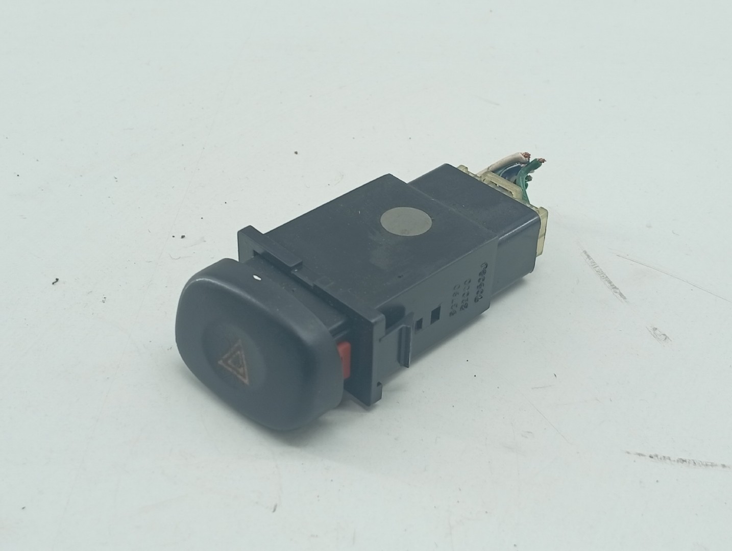 Interruptor 4 piscas HYUNDAI ACCENT três volumes (X-3) | 94 - 00 Imagem-3