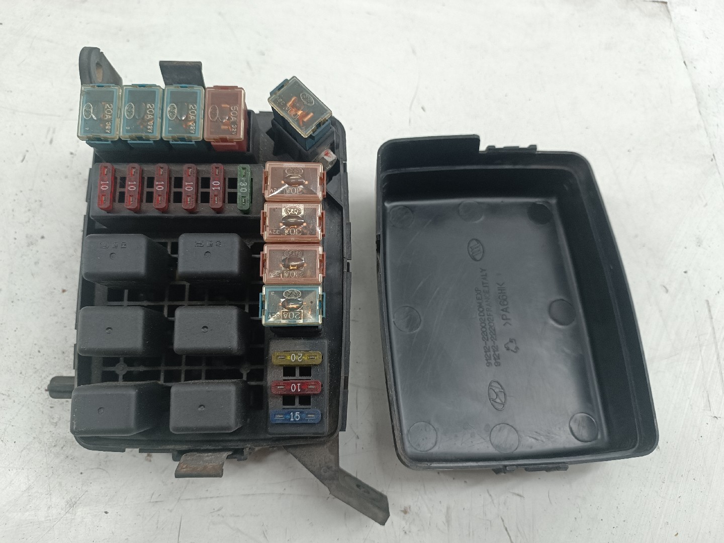 Caixa de fusíveis e relés HYUNDAI ACCENT I (X-3) | 94 - 02 Imagem-3