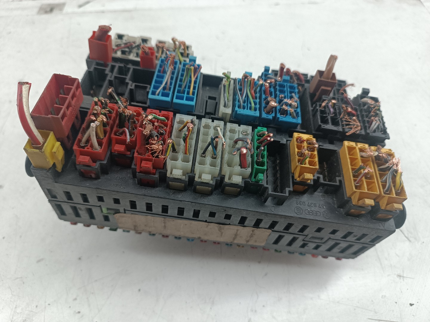 Caixa de fusíveis e relés VOLKSWAGEN CADDY II Combi (9K9B) | 95 - 04 Imagem-2