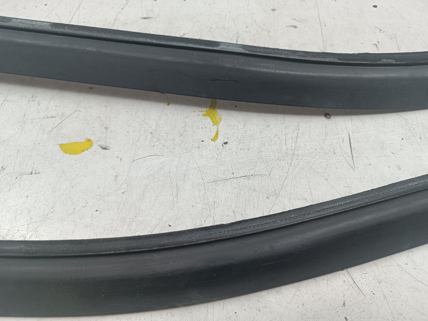 Acabamento de Para-brisas VOLKSWAGEN CADDY II Combi (9K9B) | 95 - 04 Imagem-4