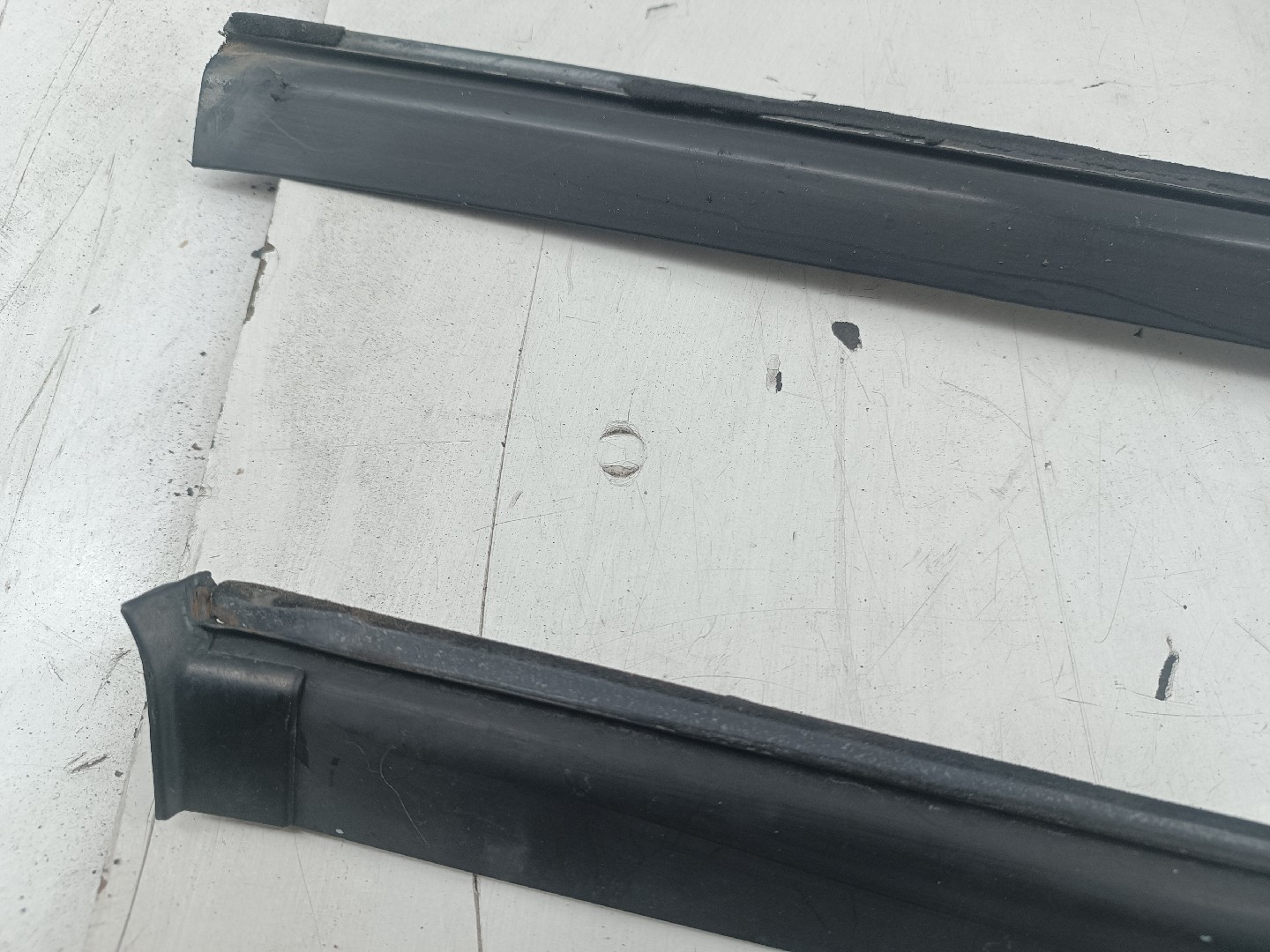 Acabamento de Para-brisas VOLKSWAGEN CADDY II Combi (9K9B) | 95 - 04 Imagem-5