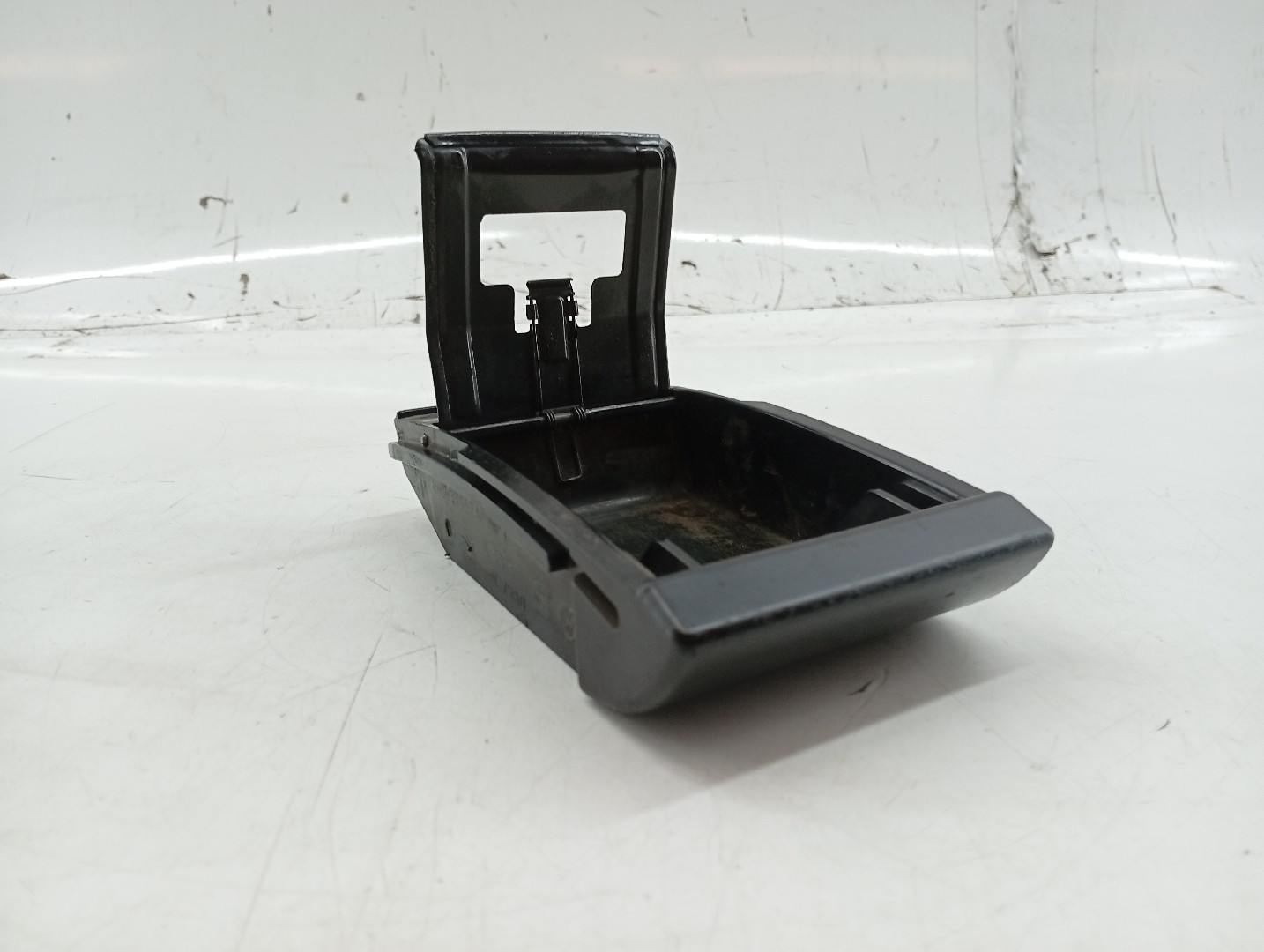 Cinzeiro VOLKSWAGEN CADDY II Combi (9K9B) | 95 - 04 Imagem-2