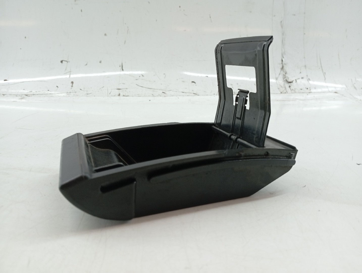 Cinzeiro VOLKSWAGEN CADDY II Combi (9K9B) | 95 - 04 Imagem-3