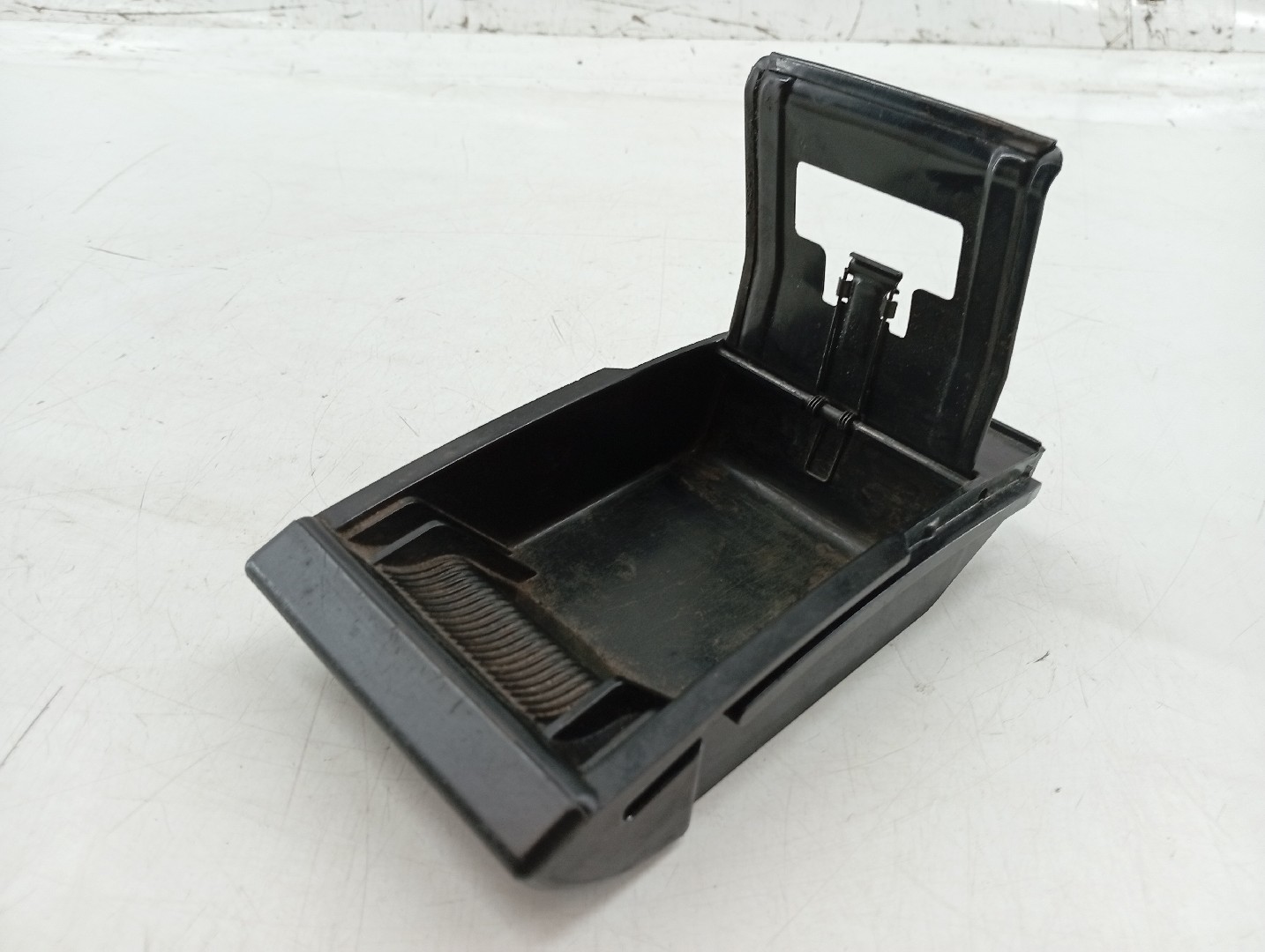 Cinzeiro VOLKSWAGEN CADDY II Combi (9K9B) | 95 - 04 Imagem-5