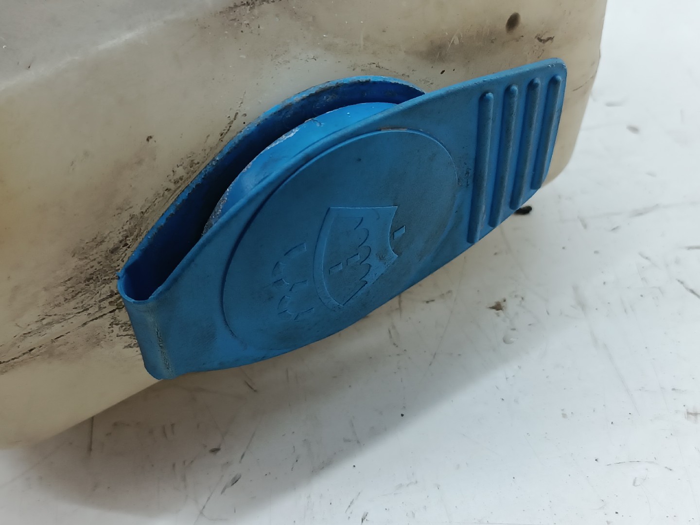 Reservatório de água do limpa para-brisas VOLKSWAGEN CADDY II Combi (9K9B) | 95 - 04 Imagem-1