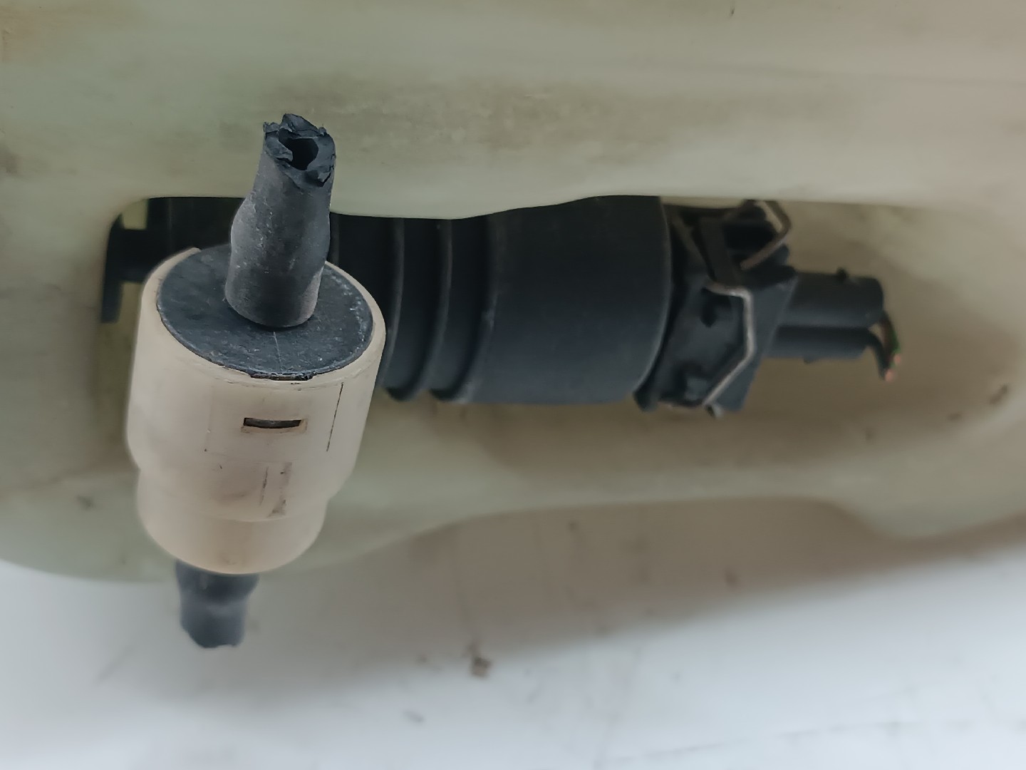 Reservatório de água do limpa para-brisas VOLKSWAGEN CADDY II Combi (9K9B) | 95 - 04 Imagem-2