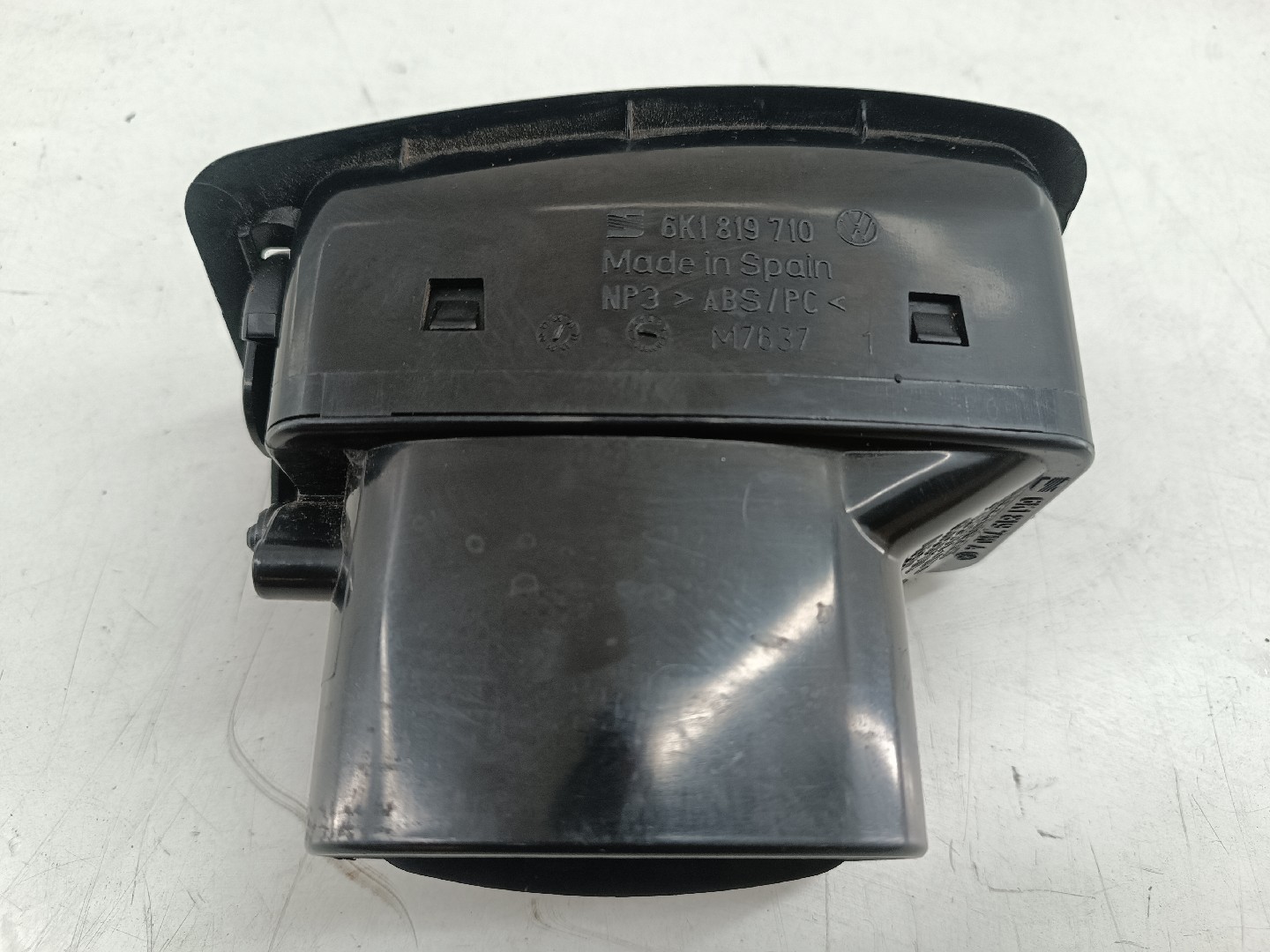 Difusor de ar direito VOLKSWAGEN CADDY II Combi (9K9B) | 95 - 04