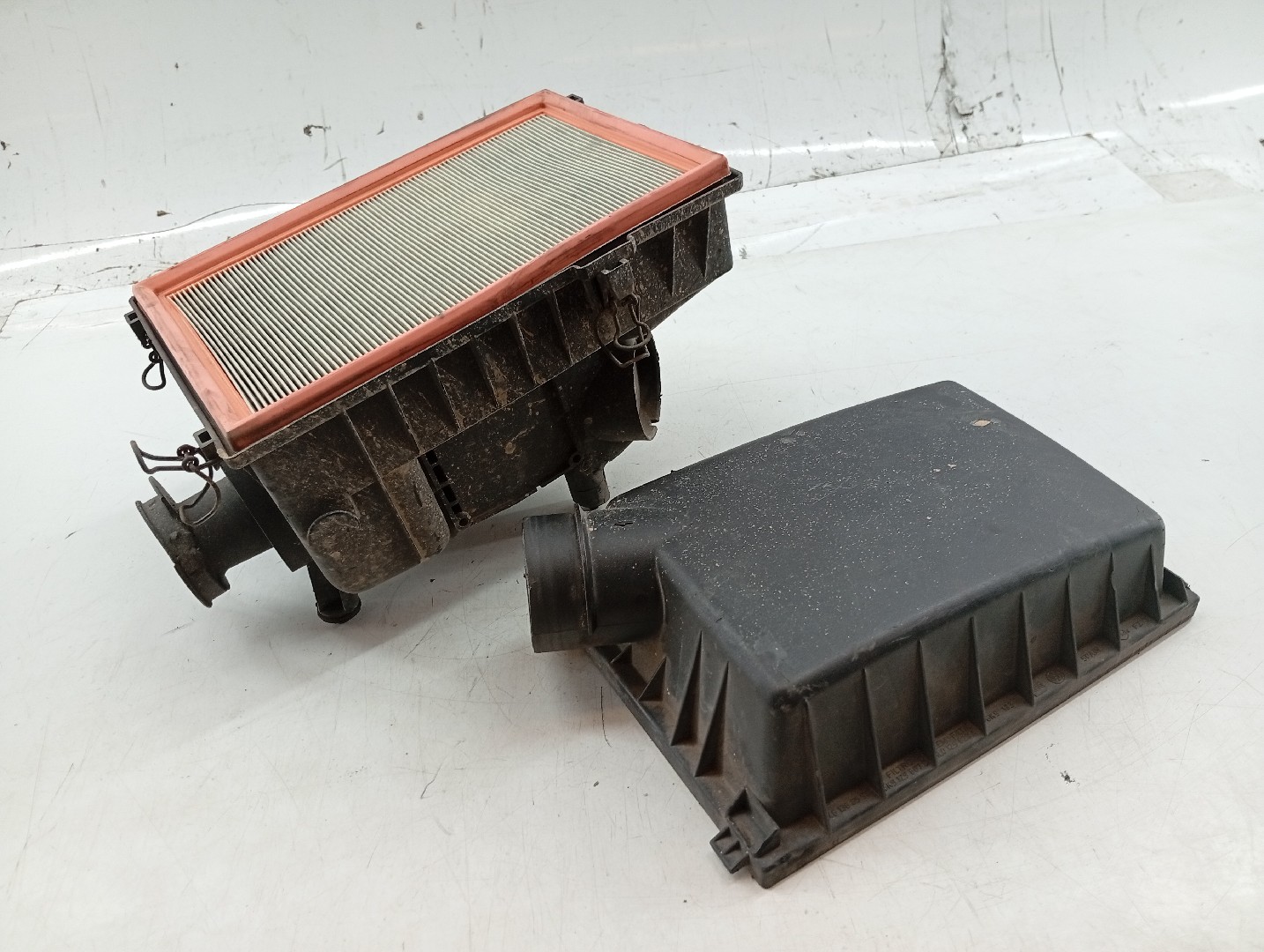 Caixa de filtro de ar VOLKSWAGEN CADDY II Combi (9K9B) | 95 - 04 Imagem-3