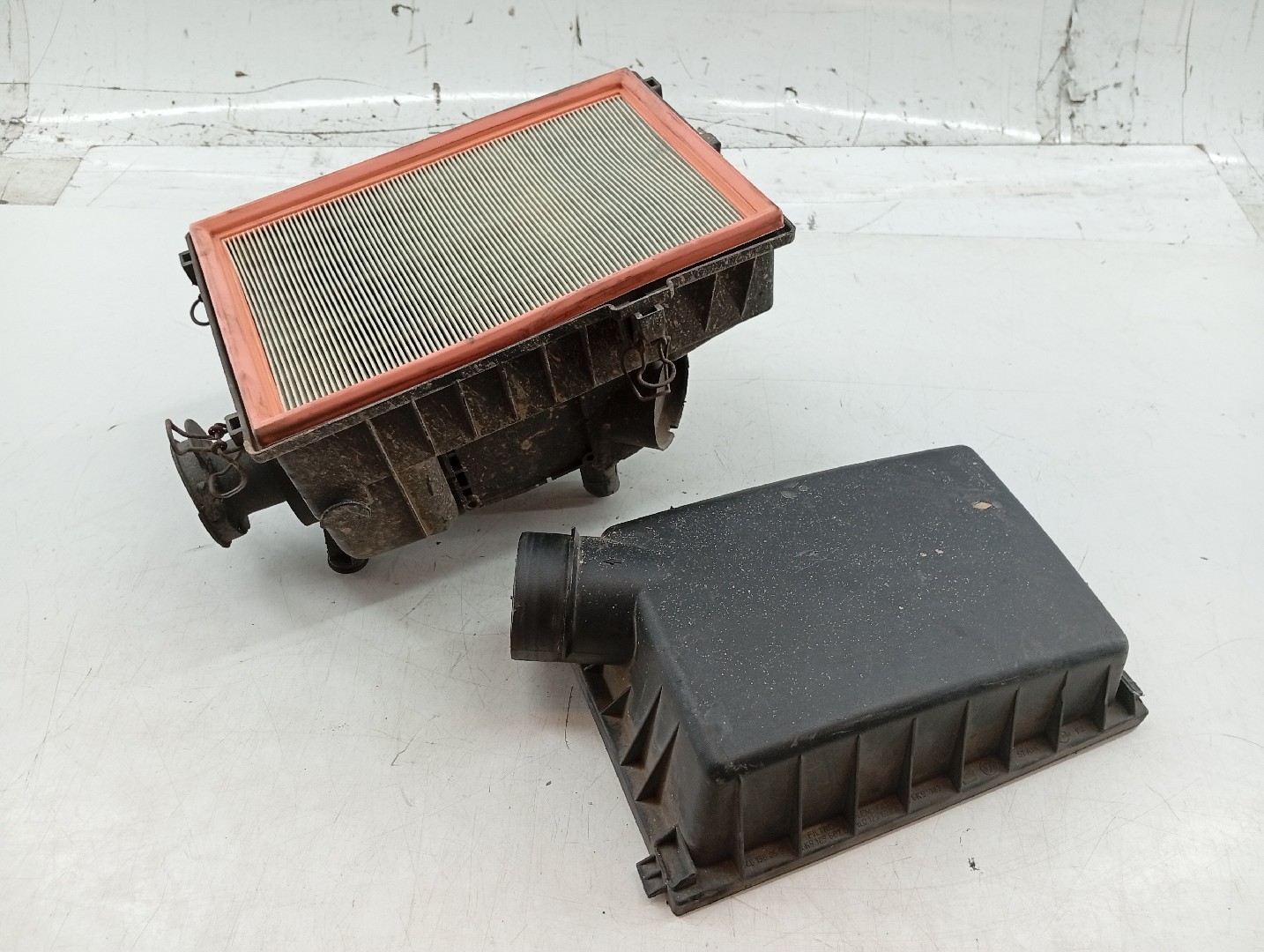 Caixa de filtro de ar VOLKSWAGEN CADDY II Combi (9K9B) | 95 - 04 Imagem-2