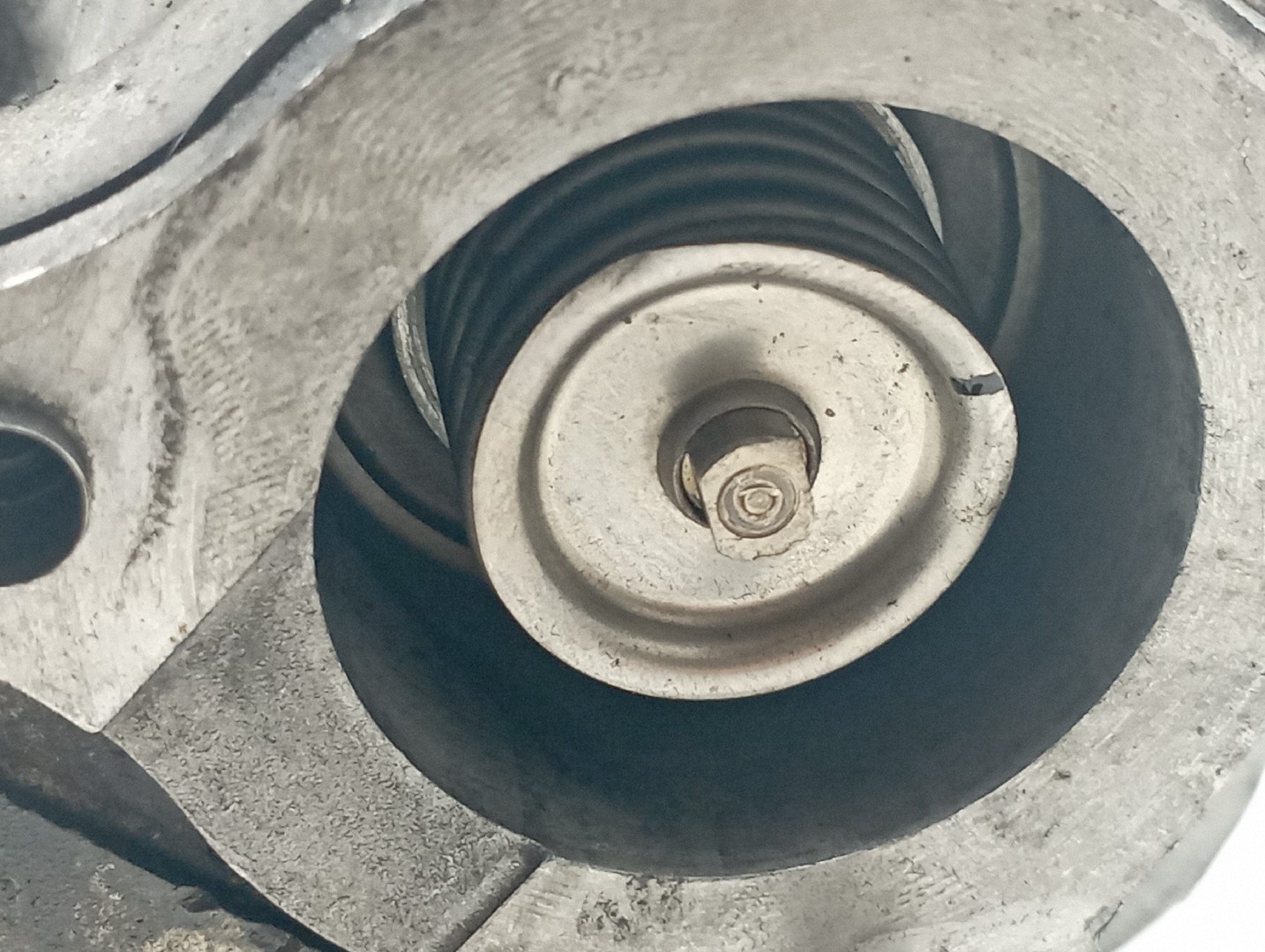 Válvula EGR RENAULT MEGANE II três volumes (LM0/1_) | 03 -  Imagem-1