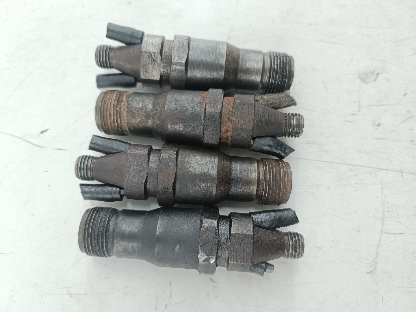 Injetor de combustível MERCEDES-BENZ SPRINTER 3-t Caixa (903) | 95 - 06 Imagem-4