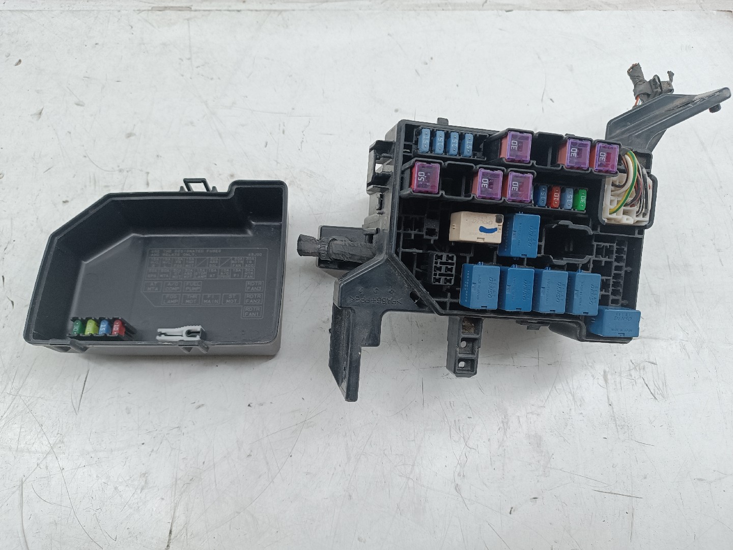 Caixa de fusíveis e relés OPEL AGILA (B) (H08) | 08 - 14