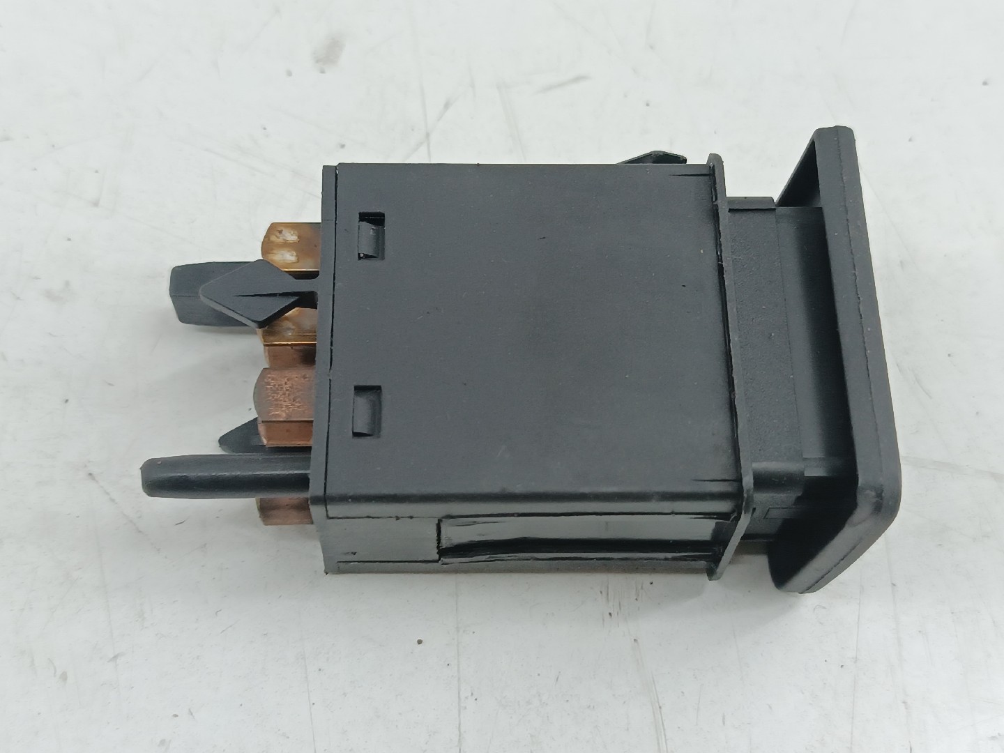 Botão desembaciador de vidro traseiro VOLKSWAGEN GOLF IV (1J1) | 97 - 07