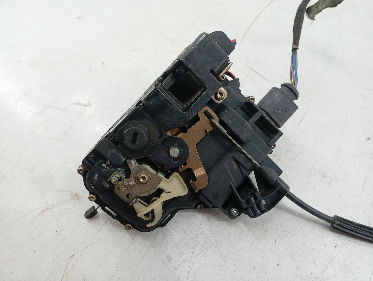 Fecho da Porta Trás Direito VOLKSWAGEN GOLF IV (1J1) | 97 - 07 Imagem-5