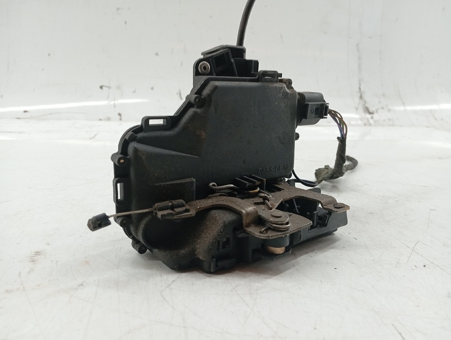 Fecho da Porta Trás Direito VOLKSWAGEN GOLF IV (1J1) | 97 - 07 Imagem-1