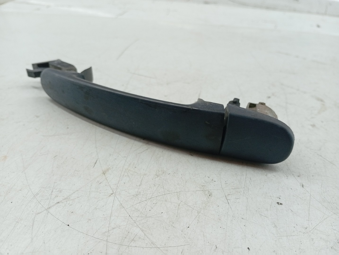 Puxador exterior traseiro esquerdo VOLKSWAGEN GOLF IV (1J1) | 97 - 07