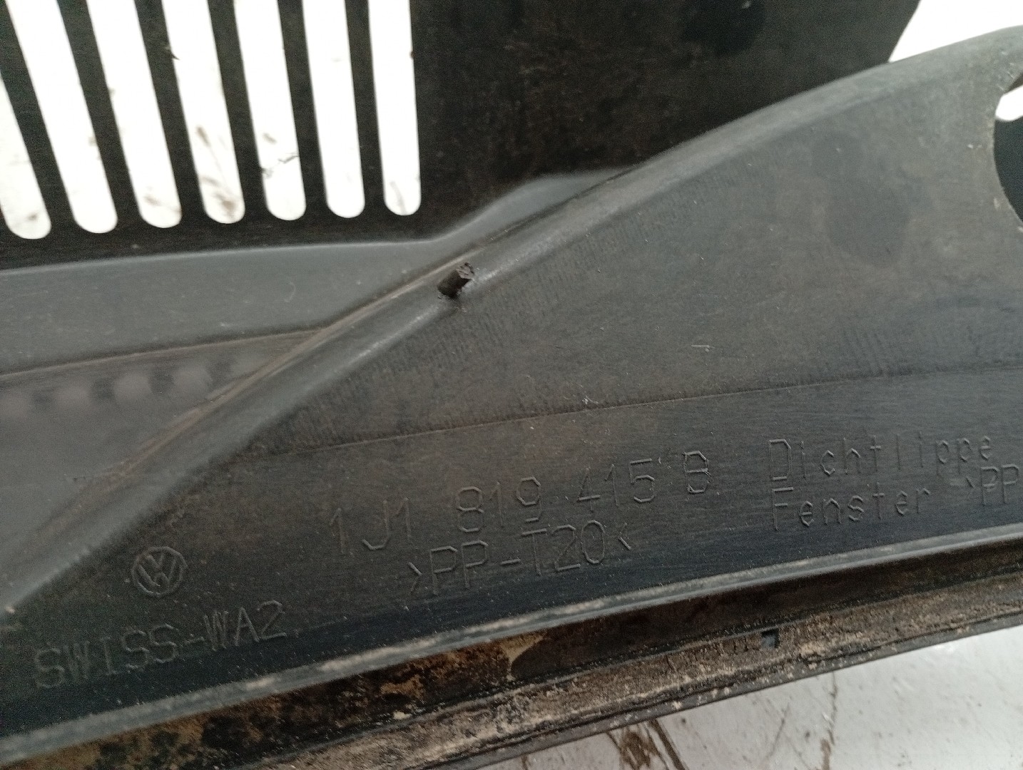 Grelha de torpedo VOLKSWAGEN GOLF IV (1J1) | 97 - 07 Imagem-1