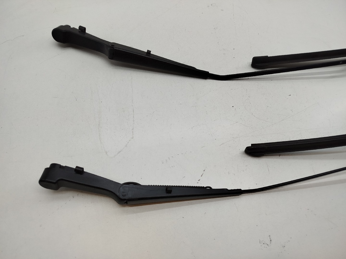 Braços das escovas frente MERCEDES-BENZ SPRINTER 3-t Caixa (903) | 95 - 06 Imagem-1