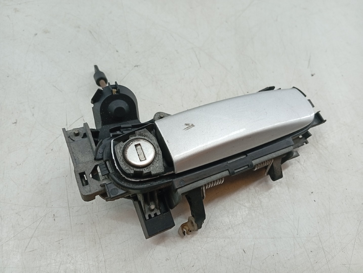 Puxador exterior de porta frente esquerda AUDI A4 Avant (8ED, B7) | 04 - 08 Imagem-1