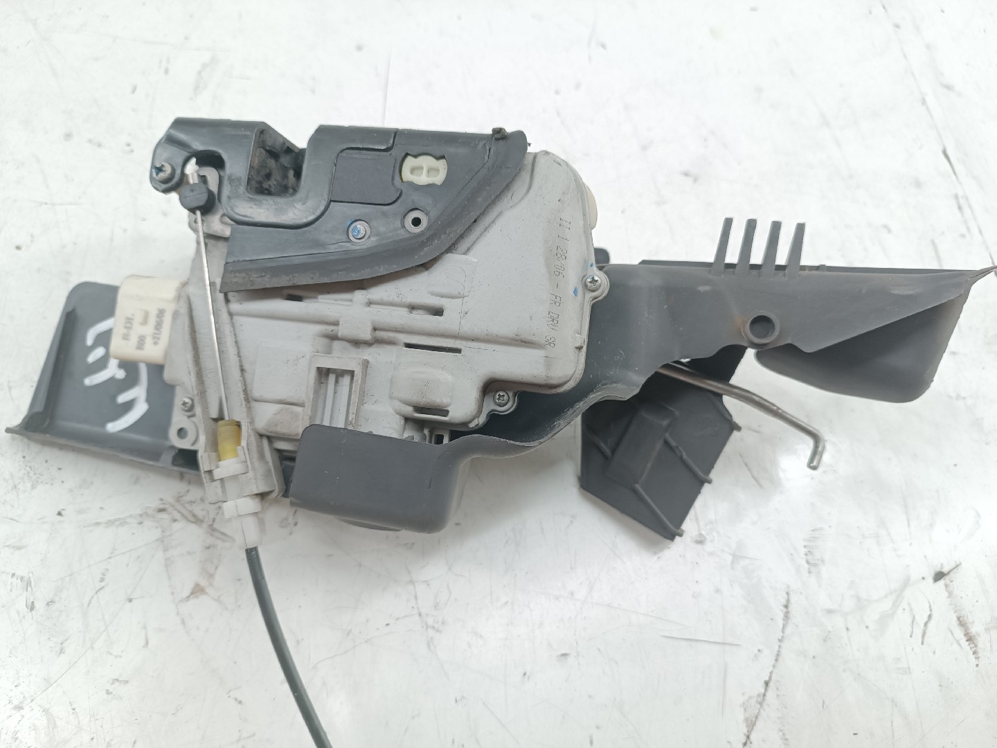 Fecho da Porta Frente Esquerdo AUDI A4 Avant (8ED, B7) | 04 - 08 Imagem-1