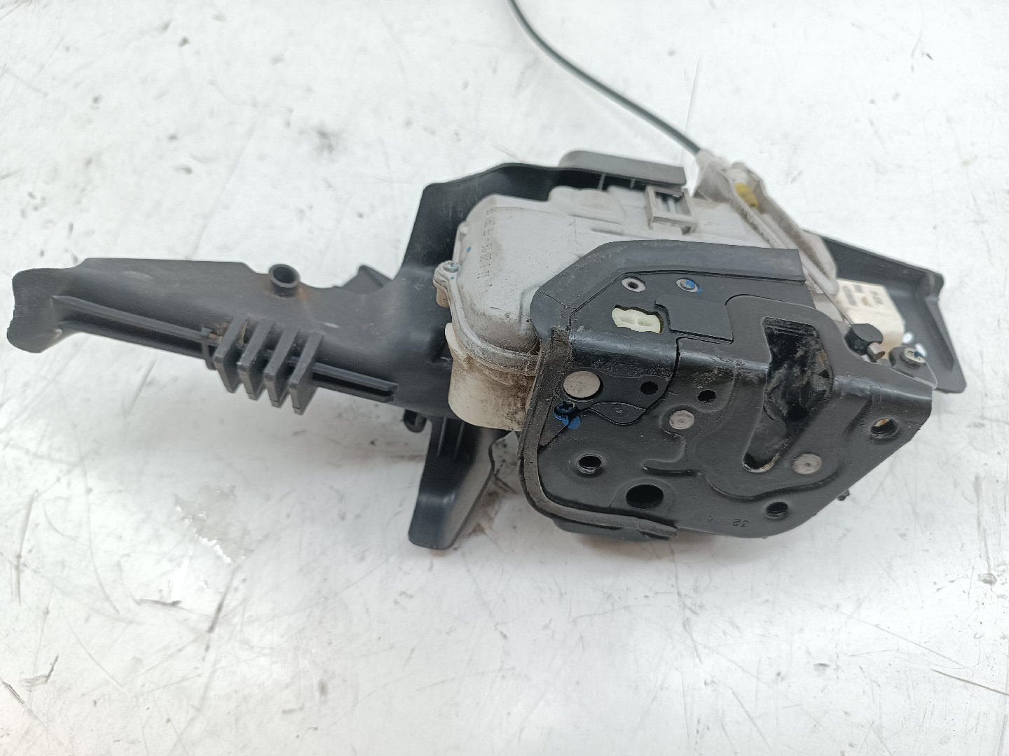 Fecho da Porta Frente Esquerdo AUDI A4 Avant (8ED, B7) | 04 - 08 Imagem-2