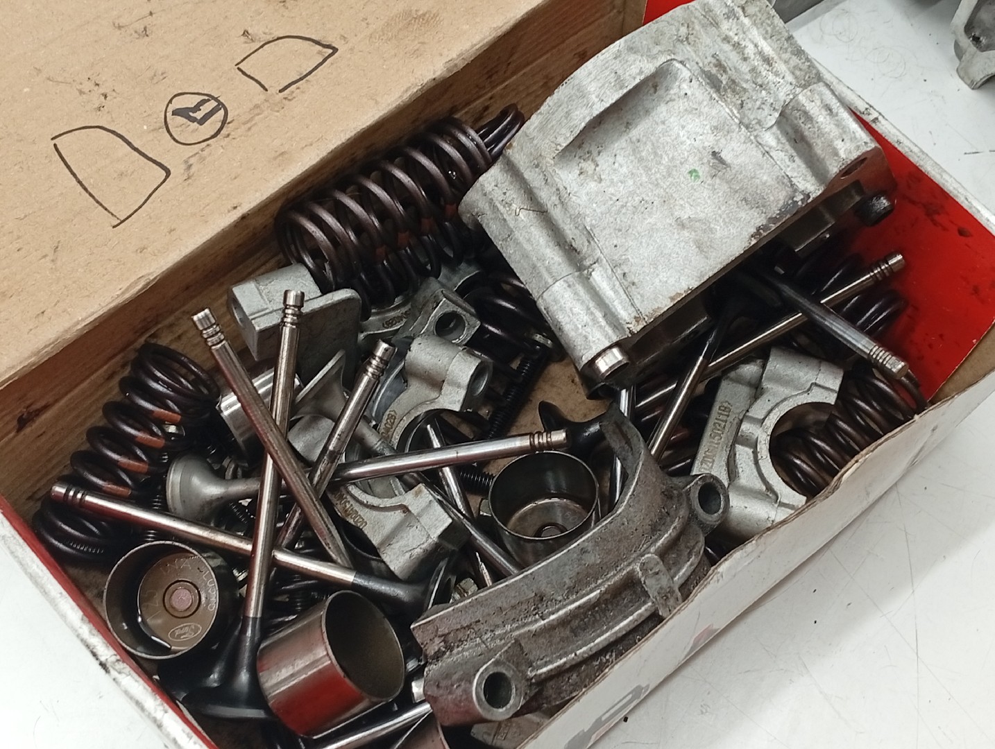 Cabeça do Motor FORD FOCUS III Caixa/Hatchback | 11 -  Imagem-3