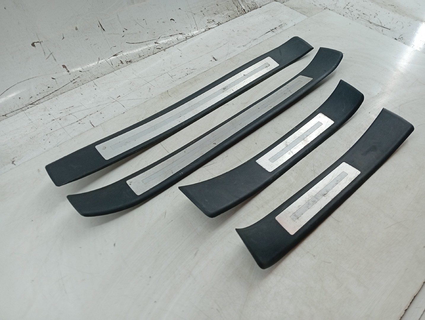 Moldura de soleira de porta AUDI A4 Avant (8ED, B7) | 04 - 08 Imagem-1