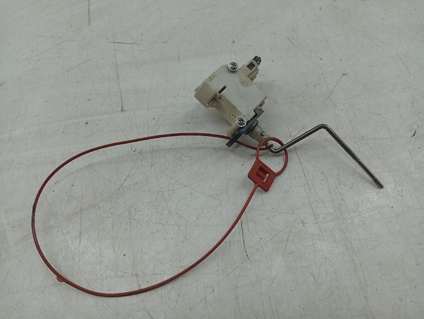 Fecho de deposito de combustível AUDI A4 Avant (8ED, B7) | 04 - 08 Imagem-3