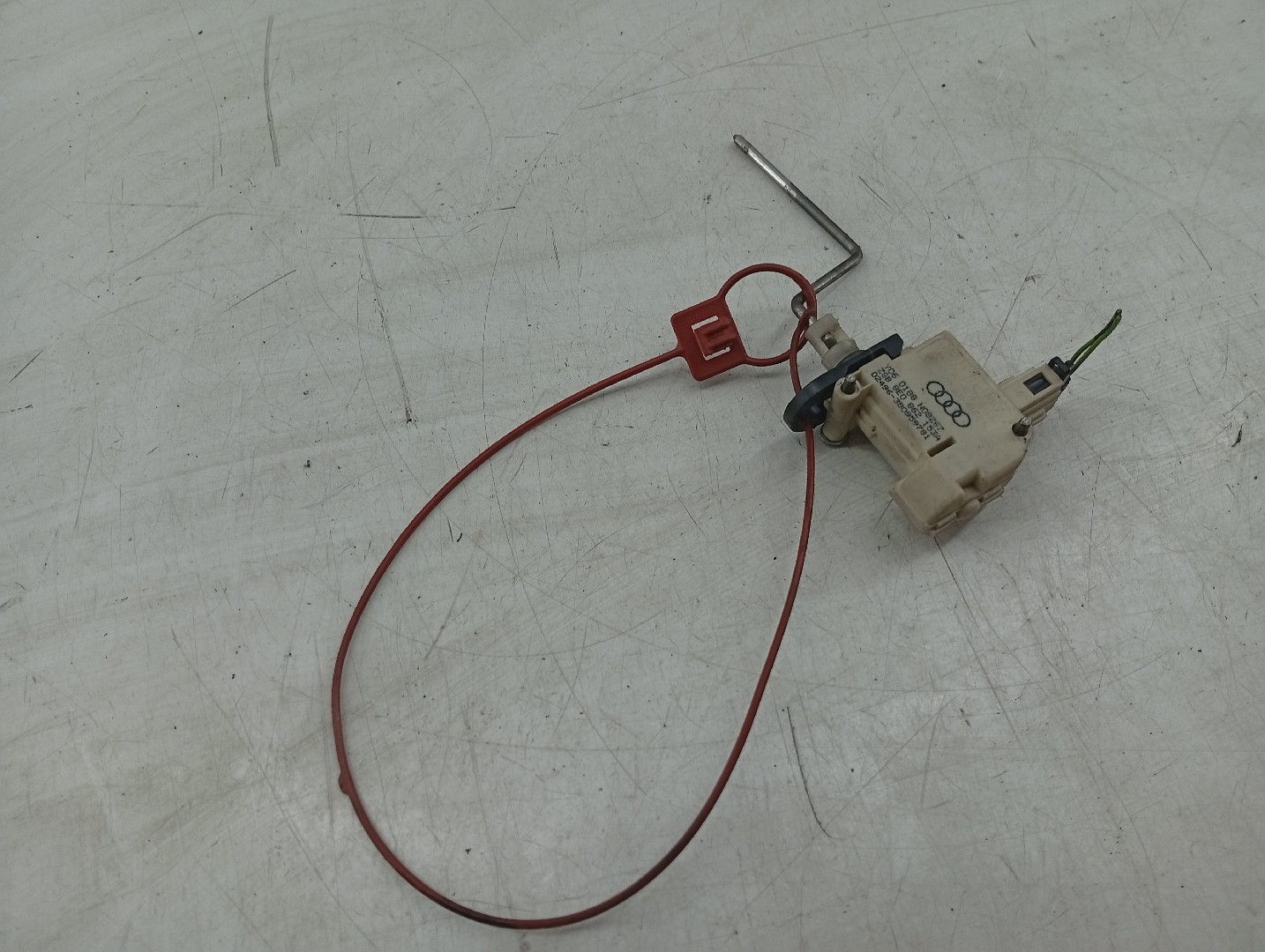 Fecho de deposito de combustível AUDI A4 Avant (8ED, B7) | 04 - 08