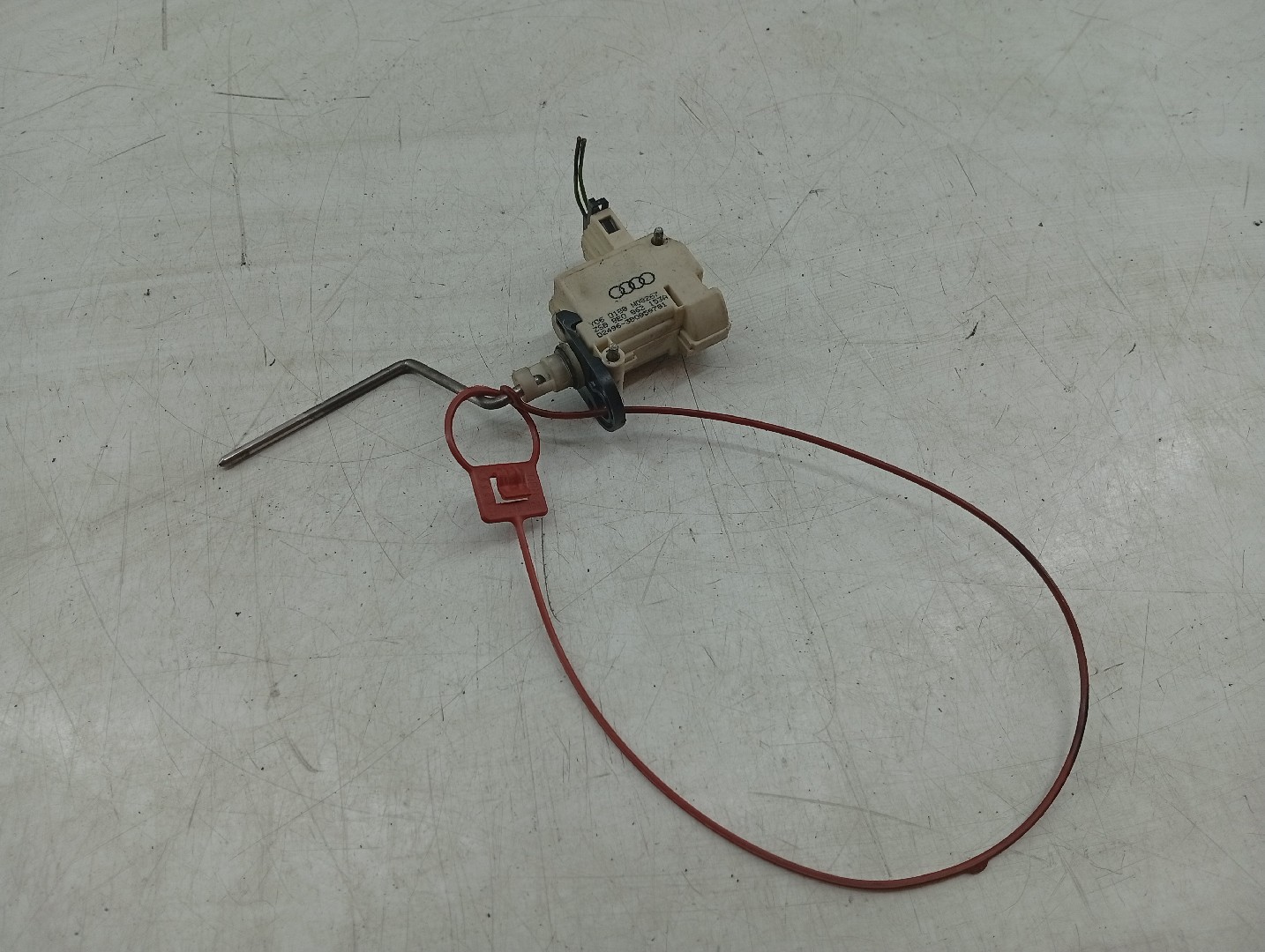 Fecho de deposito de combustível AUDI A4 Avant (8ED, B7) | 04 - 08 Imagem-2