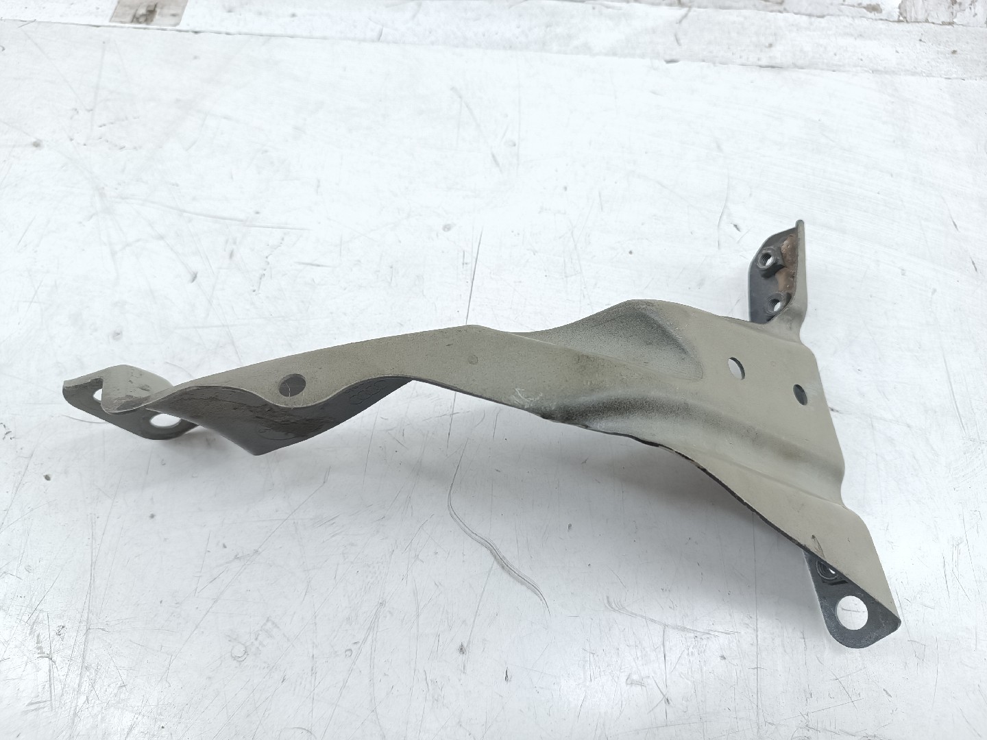 Suporte de montagem guarda lamas SEAT EXEO (3R2) | 08 - 13