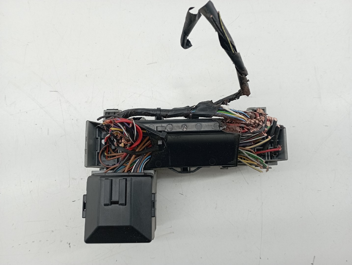 Caixa de fusíveis e relés OPEL CORSA B (S93) | 93 - 02 Imagem-2