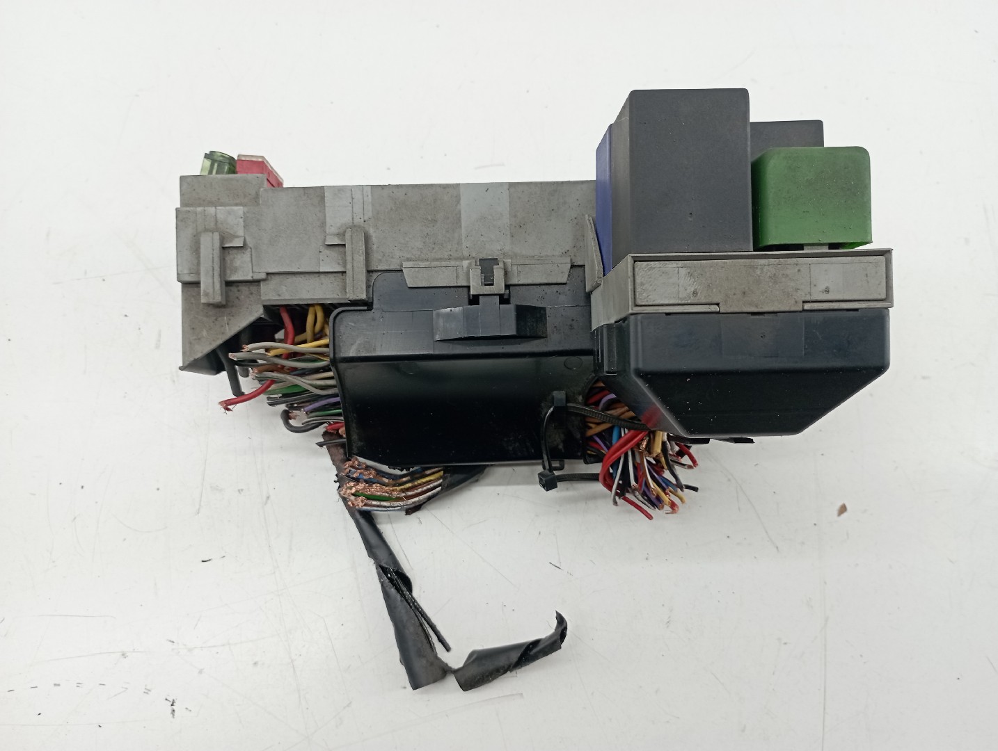 Caixa de fusíveis e relés OPEL CORSA B (S93) | 93 - 02 Imagem-1