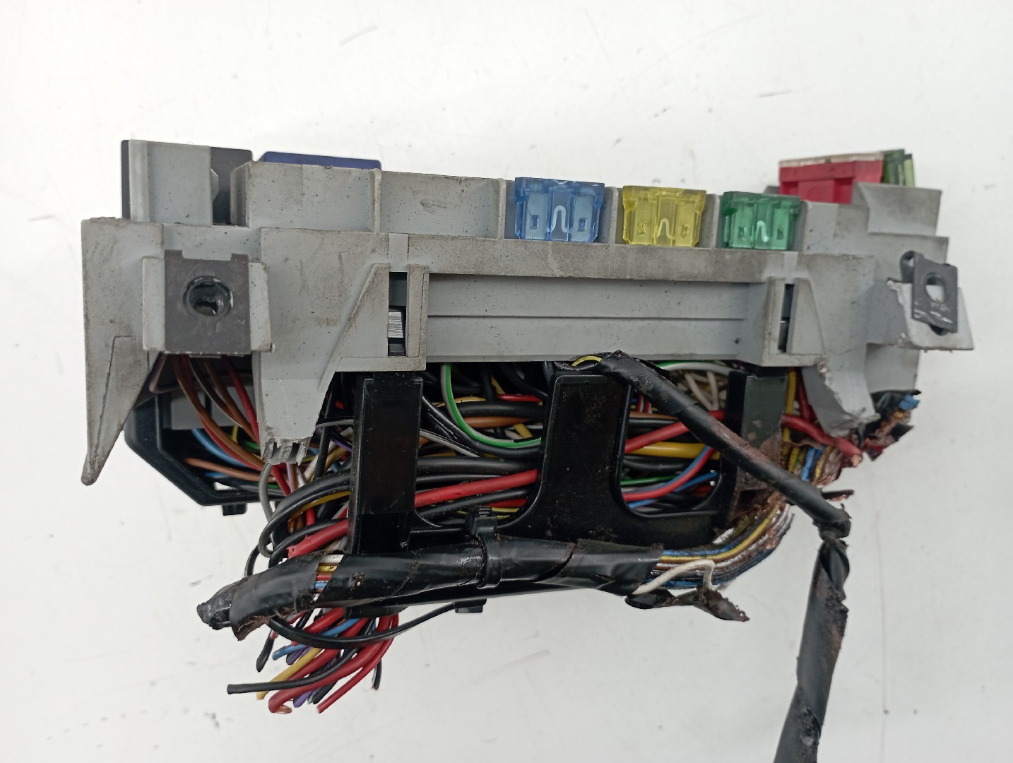 Caixa de fusíveis e relés OPEL CORSA B (S93) | 93 - 02 Imagem-3