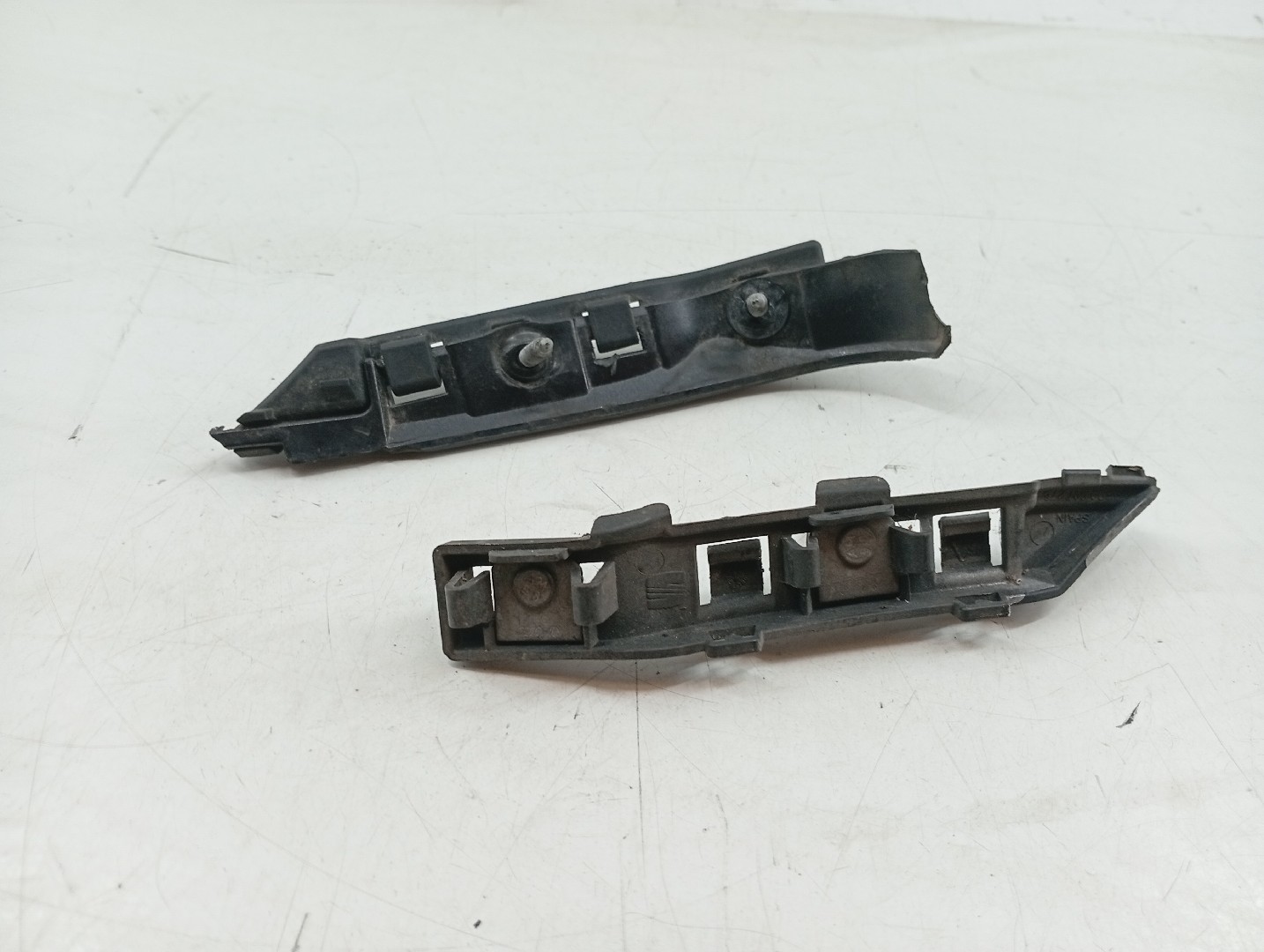 Guia de para-choques SEAT EXEO (3R2) | 08 - 13 Imagem-1