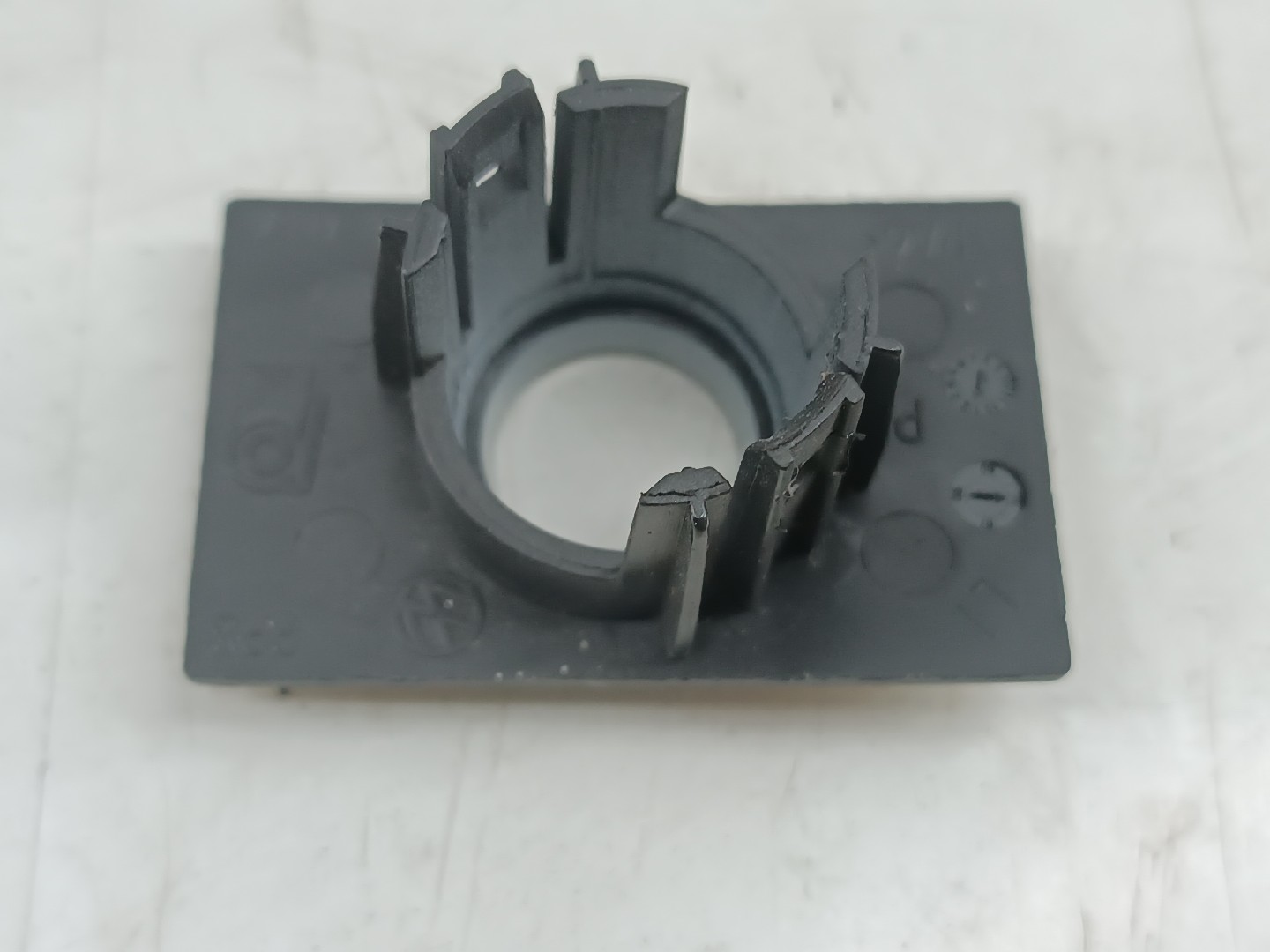 Suporte de sensor de estacionamento VOLKSWAGEN SCIROCCO (137, 138) | 08 - 17