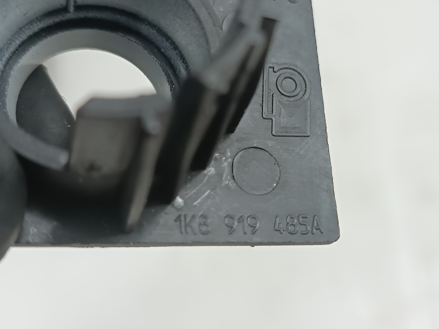 Suporte de sensor de estacionamento VOLKSWAGEN SCIROCCO (137, 138) | 08 - 17 Imagem-1