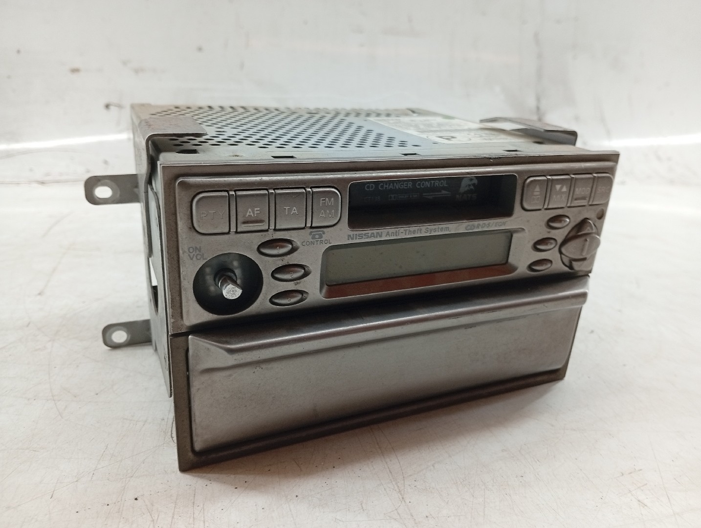 Auto-Rádio NISSAN X-TRAIL (T30) | 01 - 13 Imagem-3