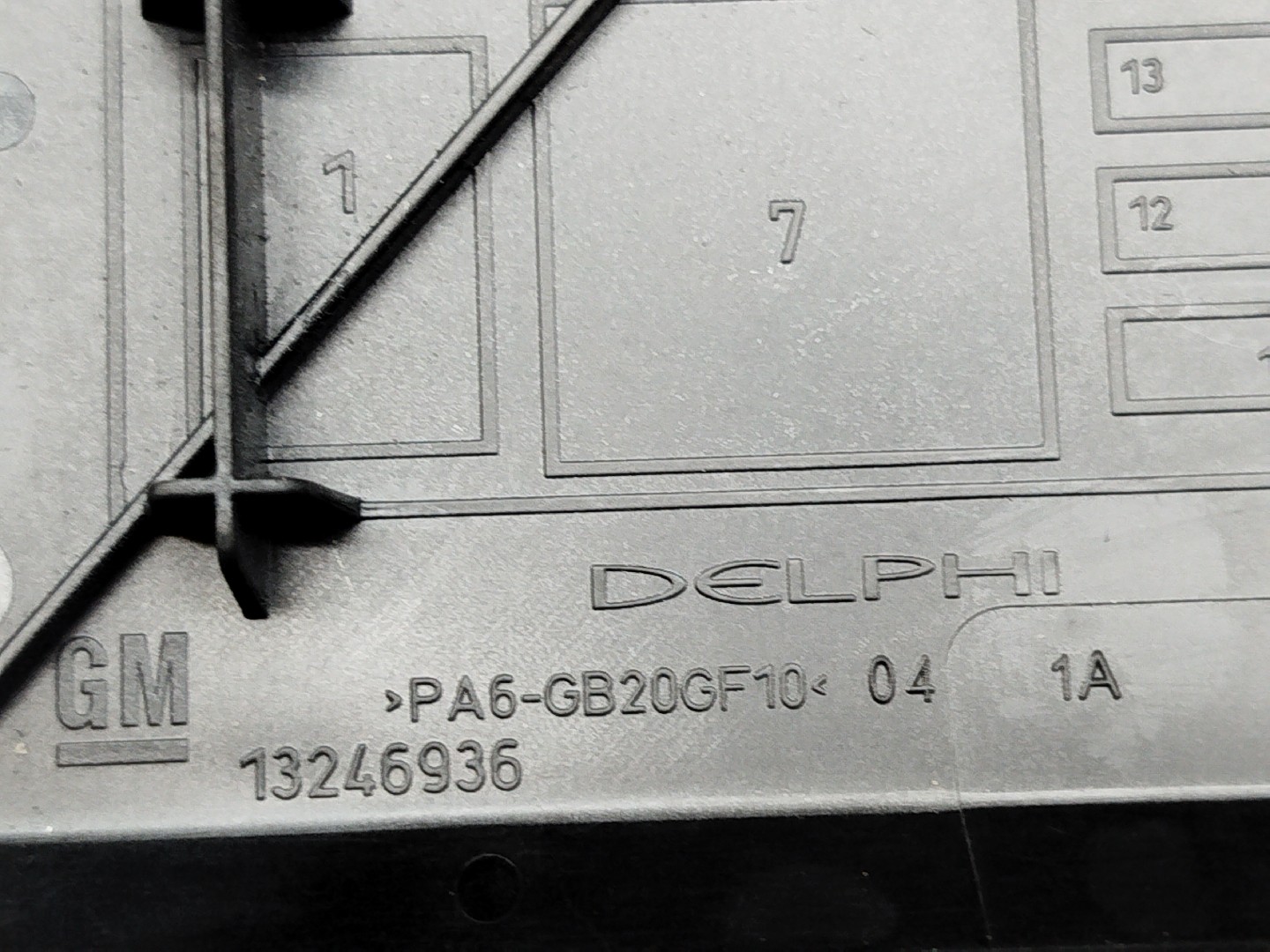 Caixa de fusíveis e relés OPEL CORSA D Van (S07) | 06 - 14 Imagem-6