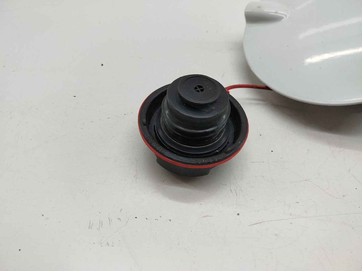 Tampa do deposito de combustível com tampão OPEL CORSA D Van (S07) | 06 - 14 Imagem-1