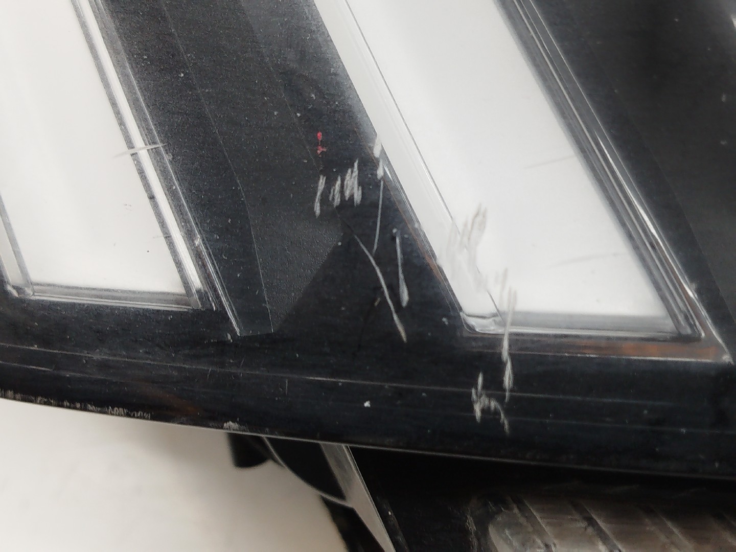 Ótica Direita PEUGEOT 2008 II (U_) | 19 -  Imagem-2