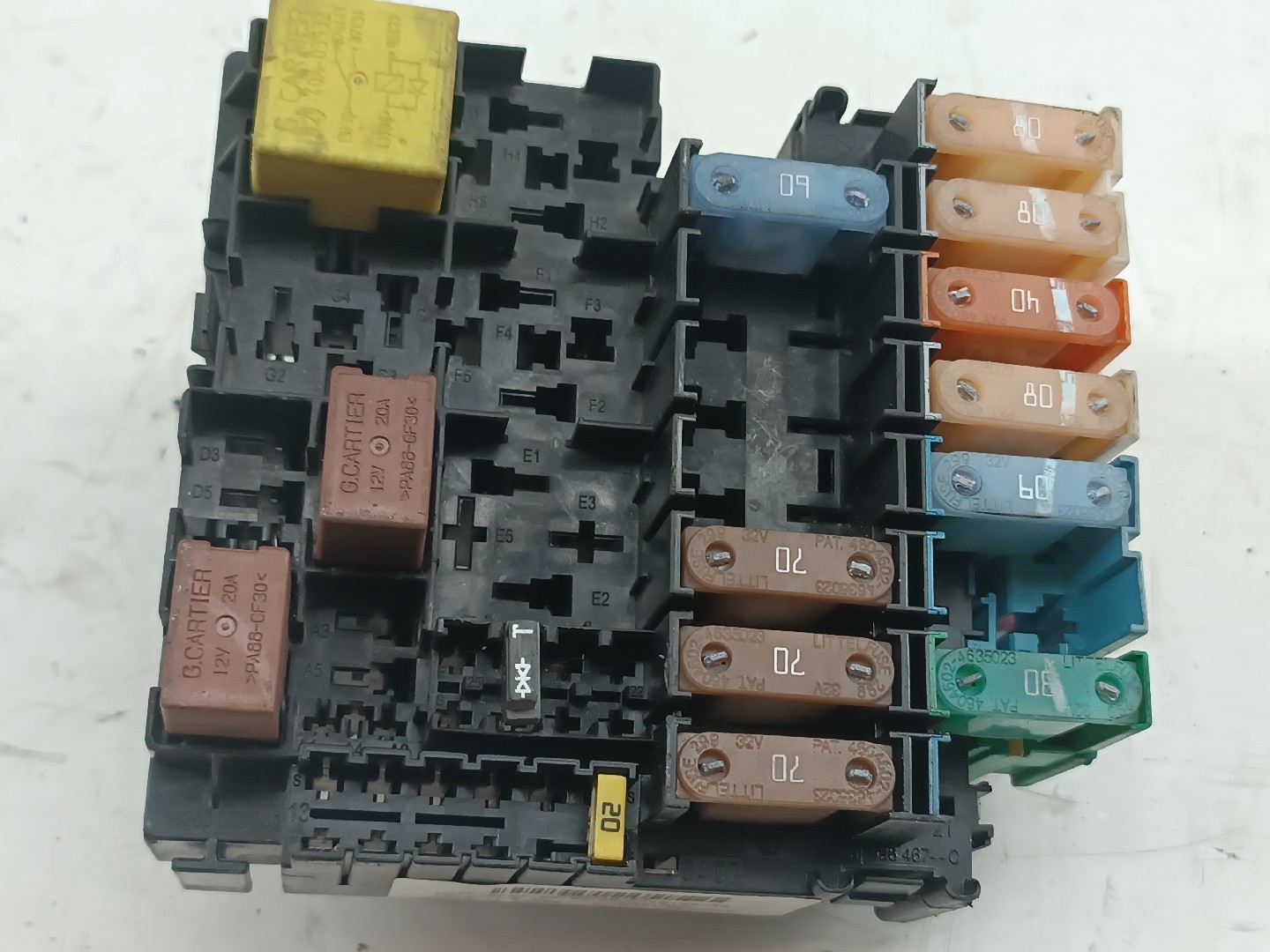 Caixa de fusíveis e relés RENAULT LAGUNA III (BT0/1) | 07 - 15 Imagem-3