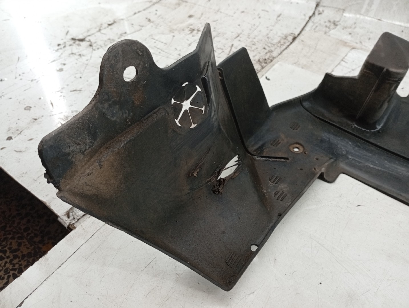 Proteção inferior de carroçaria HONDA CIVIC VI Fastback (MA, MB) | 94 - 01 Imagem-1