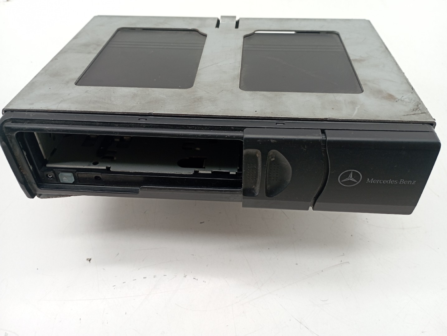 Caixa de CDs MERCEDES-BENZ SL (R230) | 01 - 12 Imagem-2