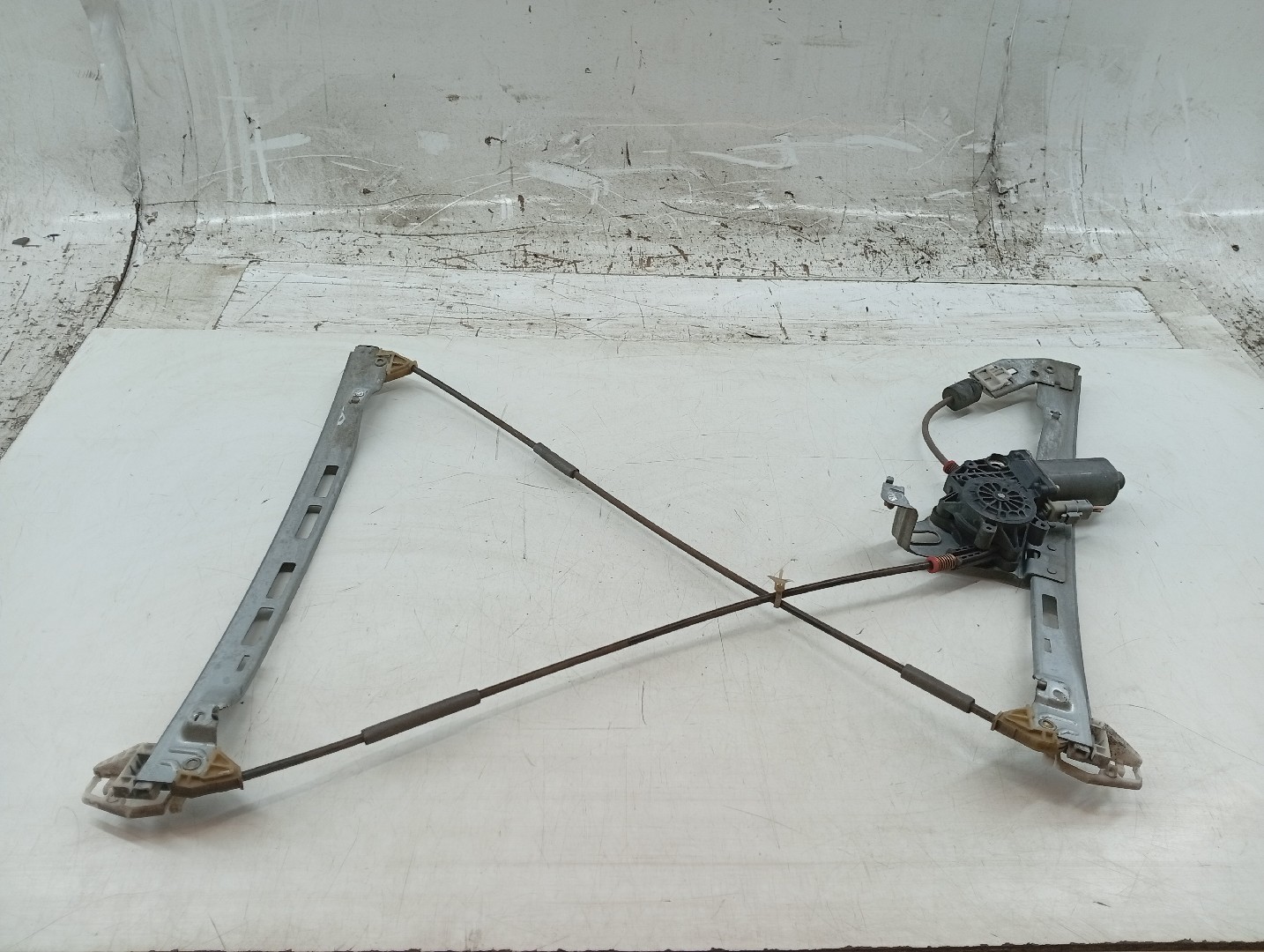 Motor e elevador de vidro frente direito CITROEN SAXO Hatchback van (S3_) | 97 - 03 Imagem-1