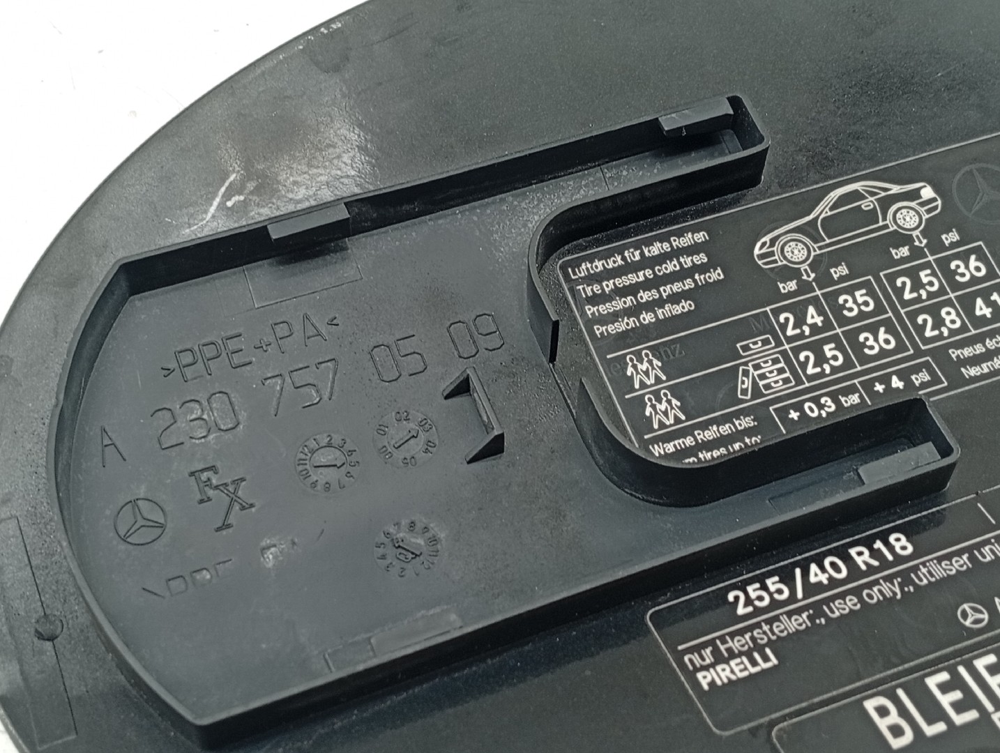 Tampa de depósito MERCEDES-BENZ SL (R230) | 01 - 12 Imagem-4